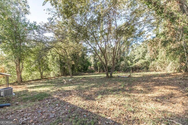 Building Photo - 1930 Northbrook Ave