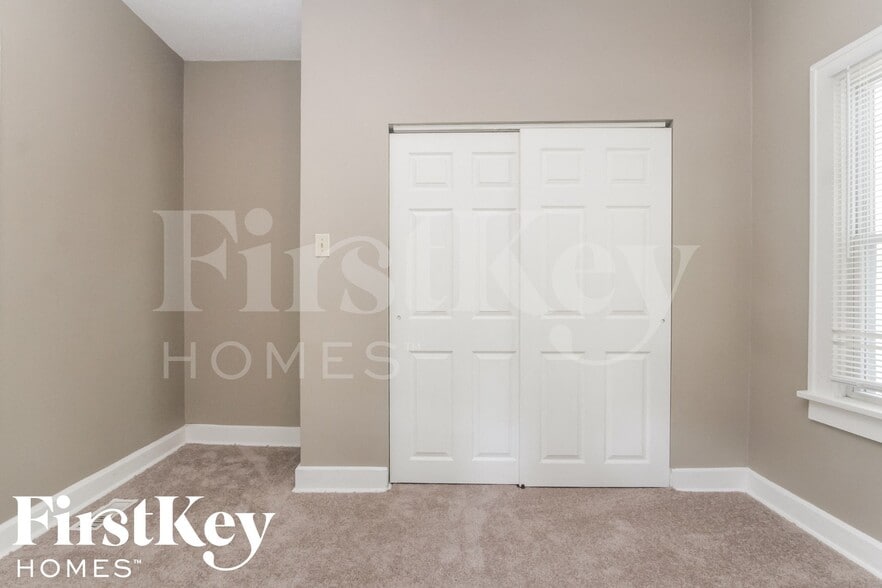 Building Photo - 2160 S Emerson Ave