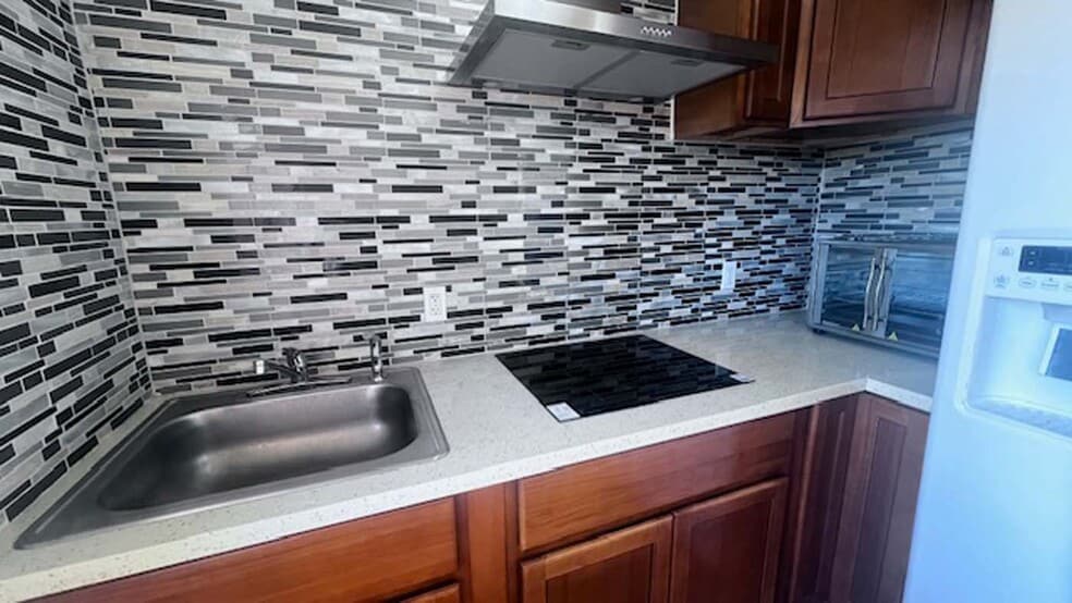 Building Photo - 6559 Simson St