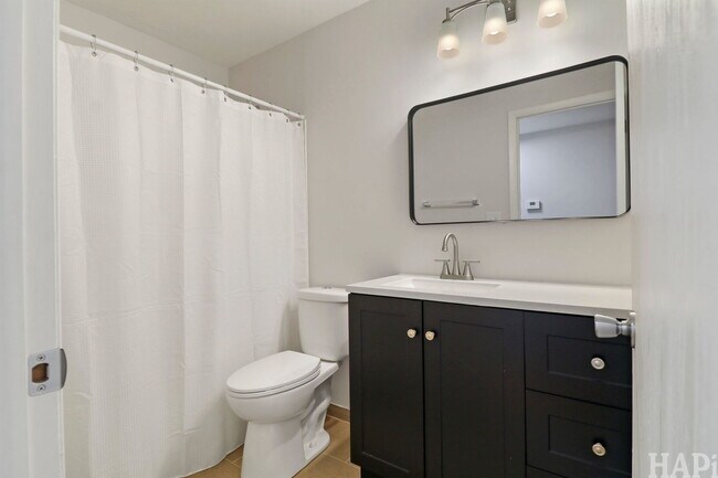 Building Photo - 602 Eastview Ct