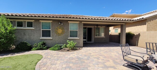 Building Photo - 27057 N Skipping Rock Rd