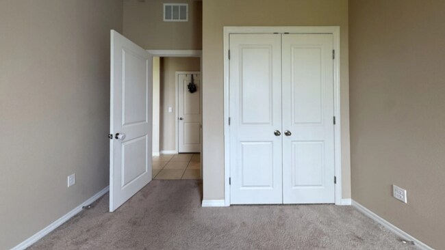 Building Photo - 13781 Wineberry Dr