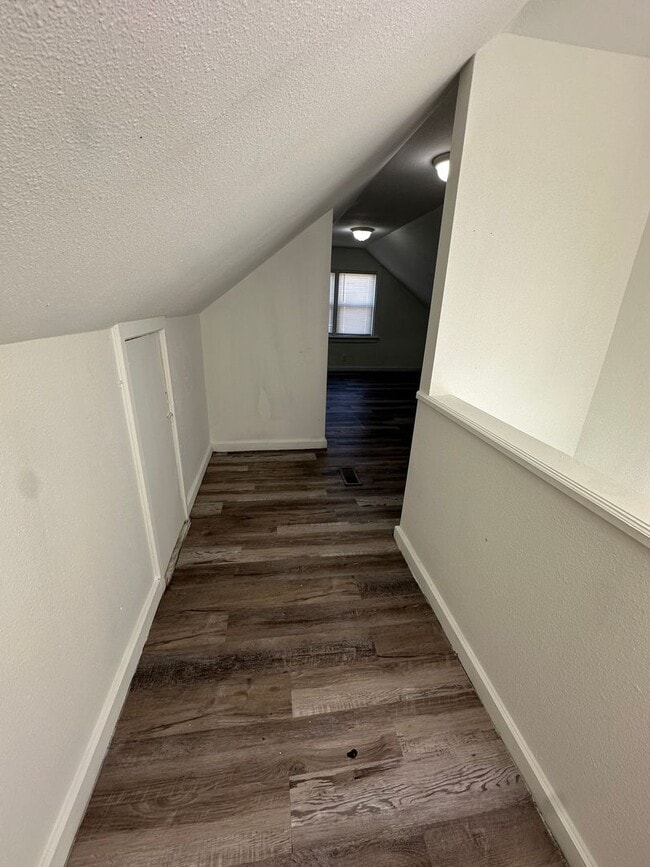 Building Photo - Perfect home right in Midtown