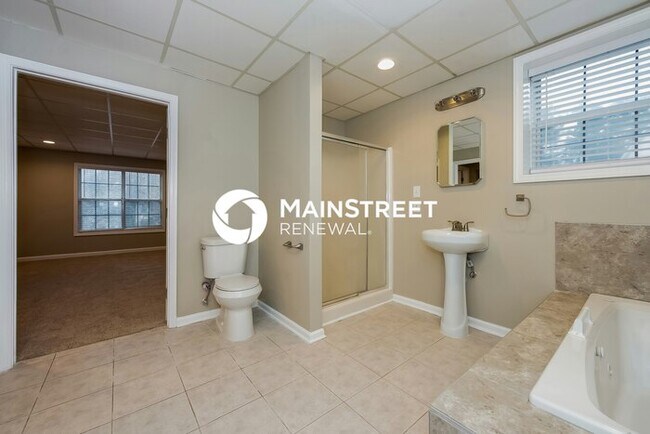 Building Photo - 5 Bedroom Pet-Friendly Home in McDonough, GA with Main Street Renewal