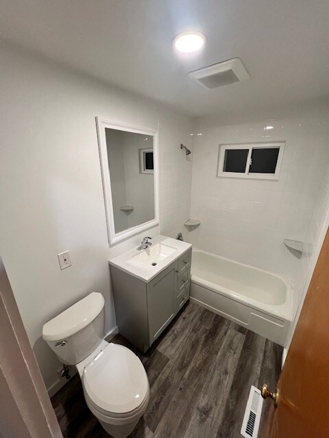 Building Photo - 326 Draper Ave