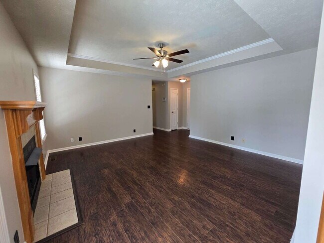 Building Photo - 3225 Veranda Cir