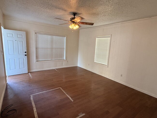 Building Photo - 1111 S Interurban St