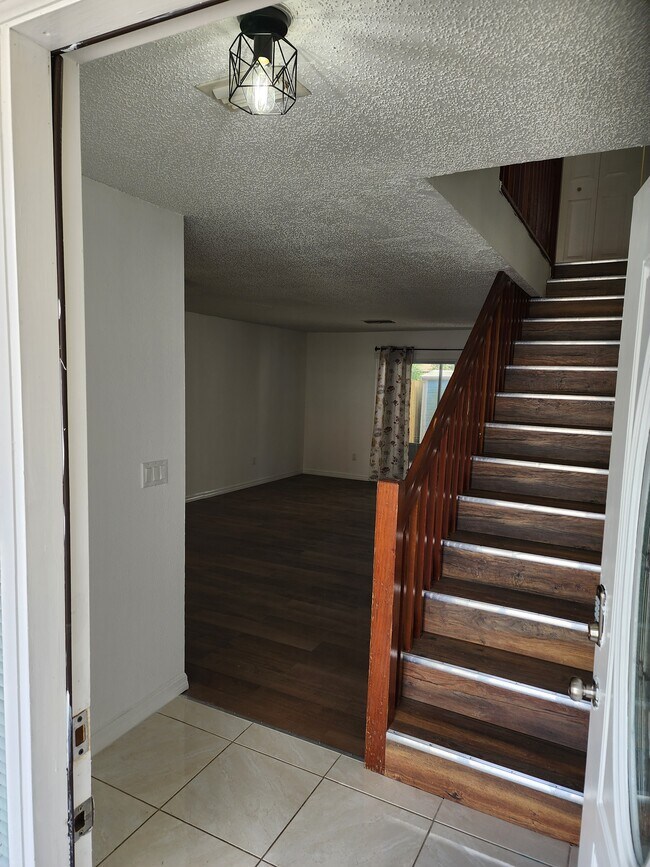 Building Photo - 2750 S Pines Dr
