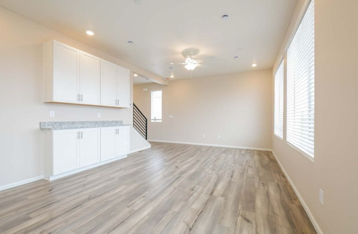 Building Photo - 10137 Scranton Way