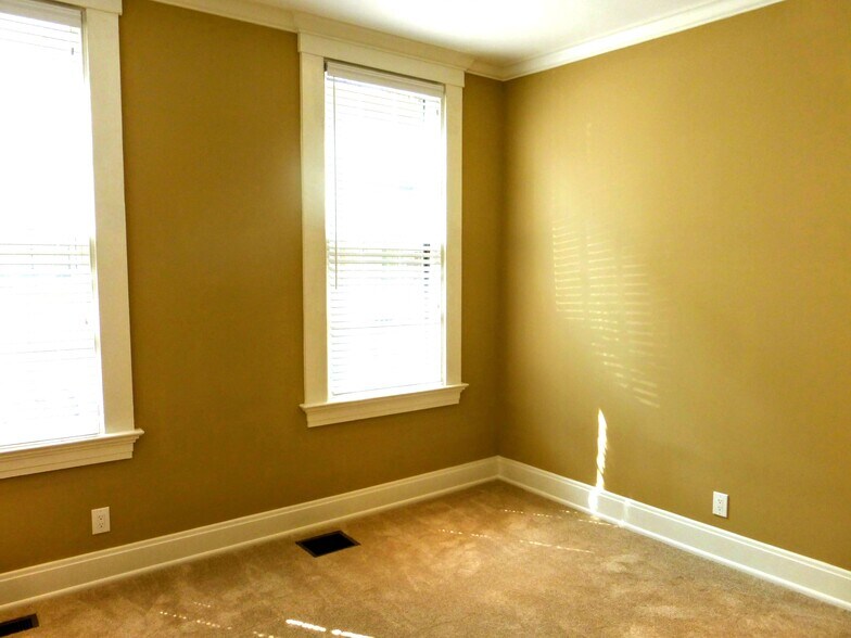 Bedroom - 1117 Belvedere St