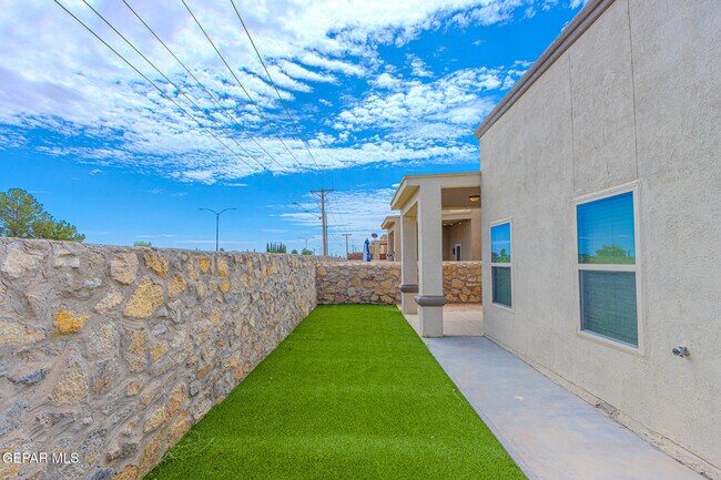 Building Photo - 3646 Grand Bahamas Dr