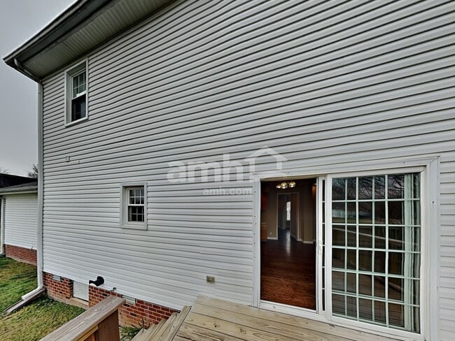 Building Photo - 1602 Solitude Ct