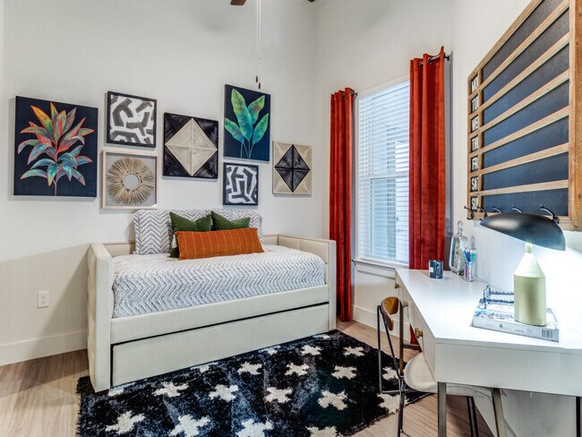 Building Photo - Palladium Lewisville