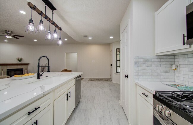 Building Photo - 806 Country Pl Blvd