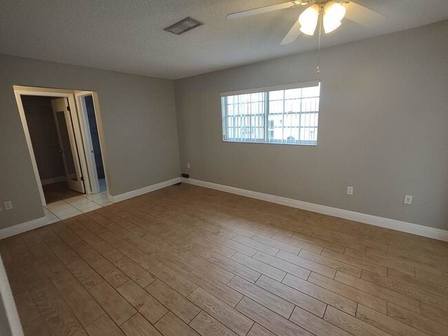 Building Photo - 8811 Seeley Ln