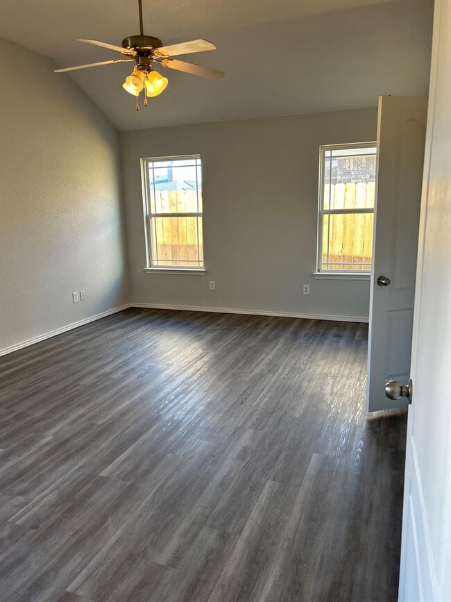 Building Photo - 3601 Pontiac Ave