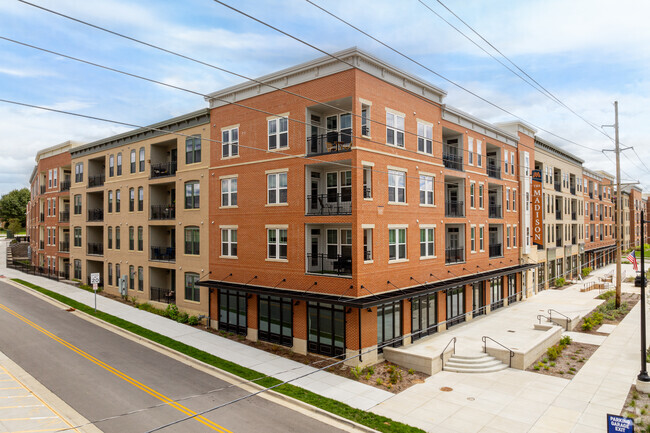 Building Photo - Madison at Greenwood