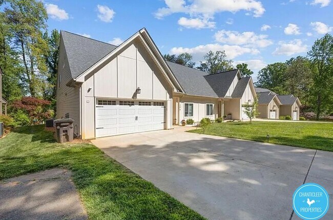 Building Photo - 306 Lamplighter Cir
