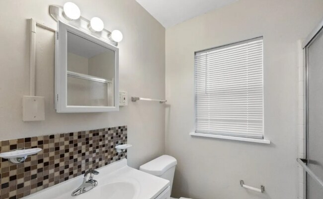 Building Photo - 1791 Sylvan Dr