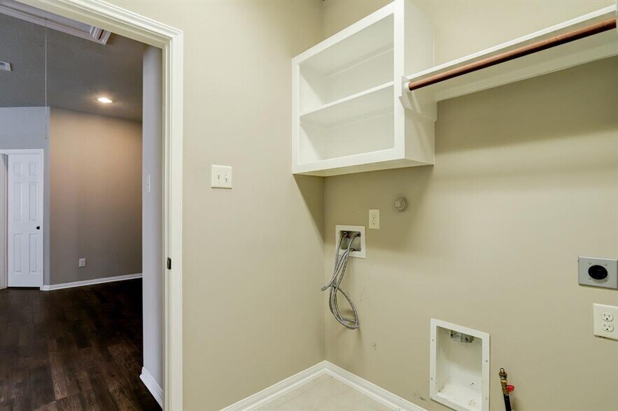 Building Photo - 4919 Grand Chateau Ln