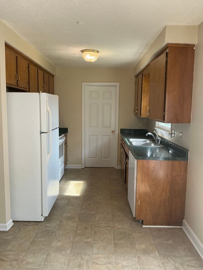 Building Photo - 910 Dolphin Ln