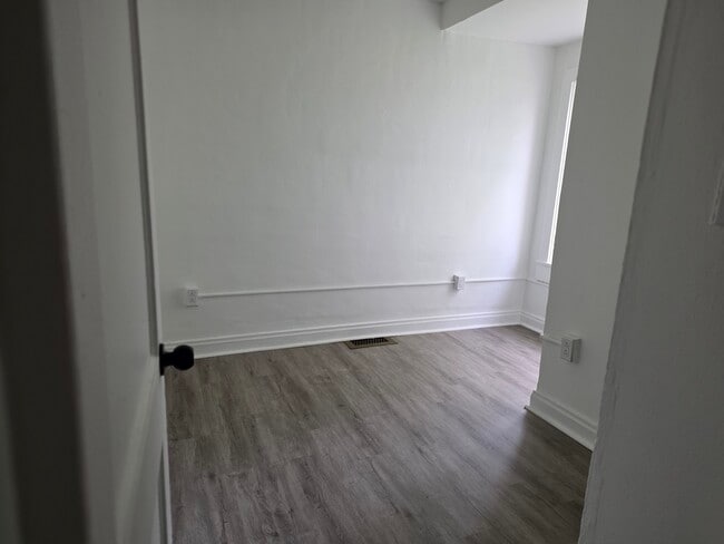 Building Photo - 17104 Wentworth Ave