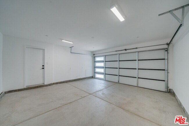 Building Photo - 739 Mariposa Ave