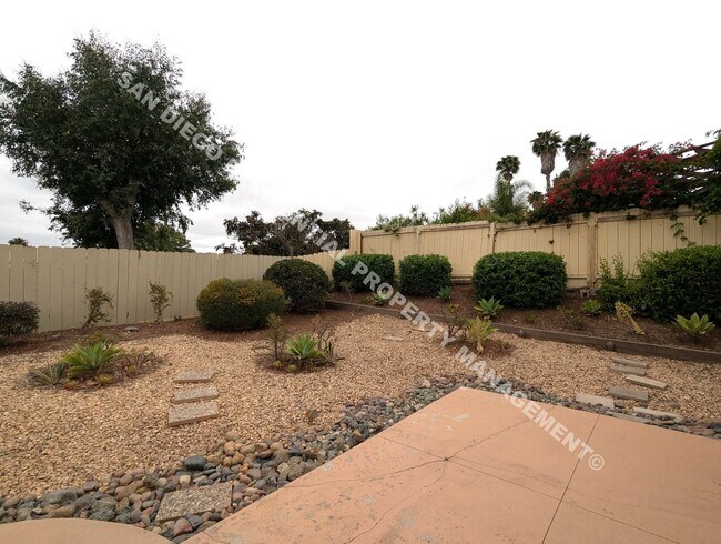 Building Photo - 4749 Canterbury Ct