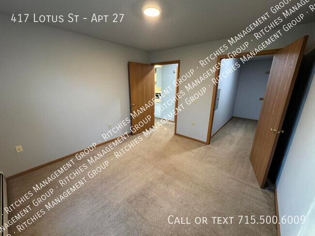 Building Photo - 417 Lotus St