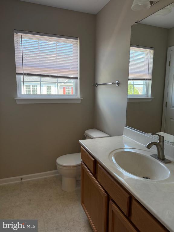 Building Photo - 206 Weathervane Dr