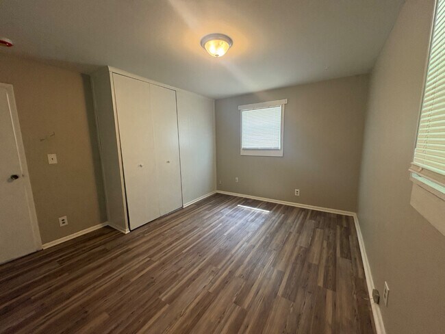 Building Photo - 3938 Downes Dr
