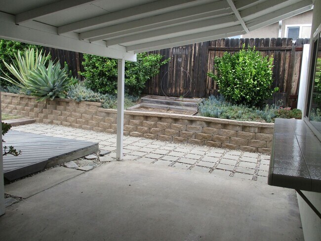 Building Photo - Desirable Santee 4 Bedroom Home!