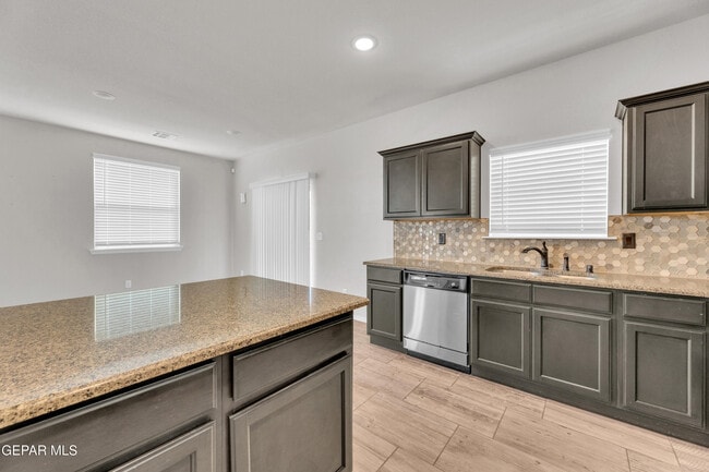 Building Photo - 11474 Dawn Vw Rd