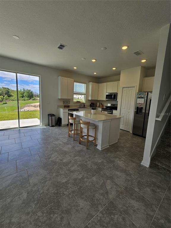 Building Photo - 3054 Chantilly Dr