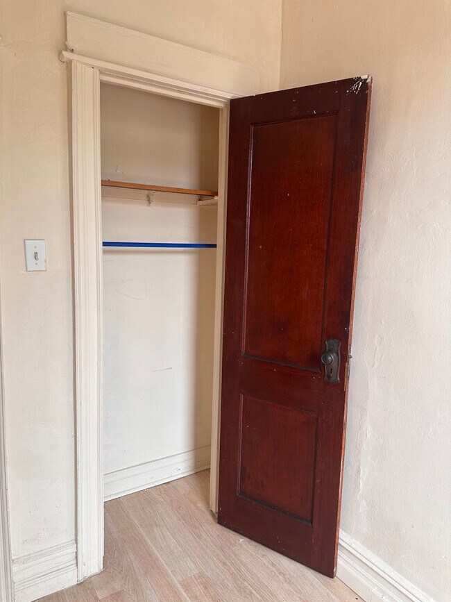 Building Photo - 854-855 55th St