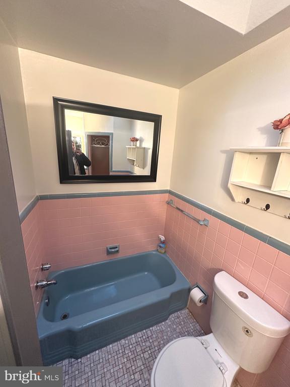 Building Photo - 8027 Rodney St