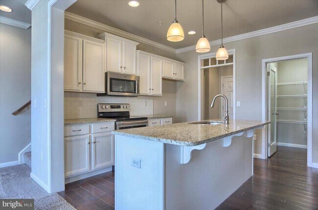 Building Photo - 1681 Haralson Dr