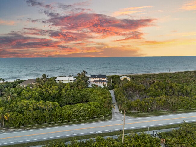 Building Photo - 12376 Jimmy Buffett Mem Hwy