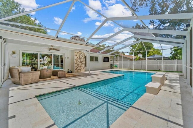 Building Photo - 2824 Paddock Dr