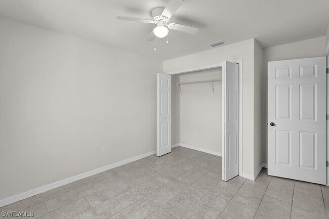 Building Photo - 3910-3912 Southwest 15th Pl-