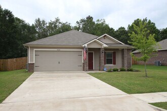 Building Photo - Cozy 4 Bedroom2 Bath Home in West Tyler!