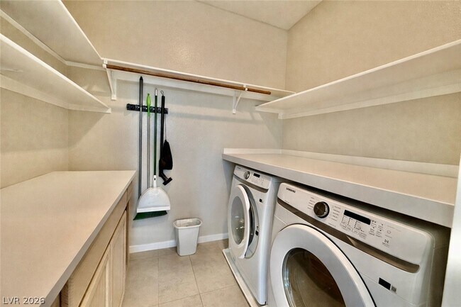 Building Photo - 3334 Casalette Ln