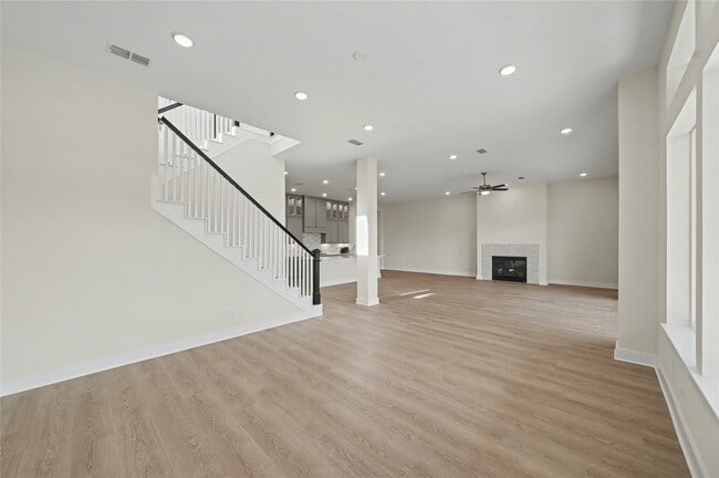 Building Photo - 5623 Logan Ridge Ln