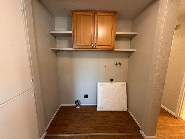 Building Photo - 148-38th Place Duplex