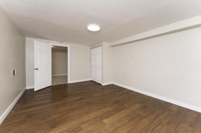 Building Photo - 4 bedroom in Seattle WA 98103