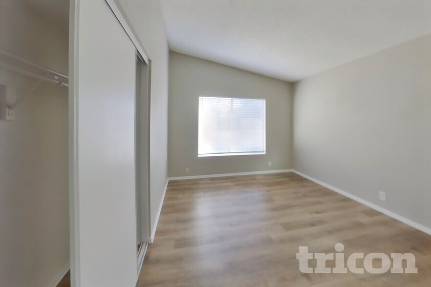Building Photo - 14239 N 50th Dr