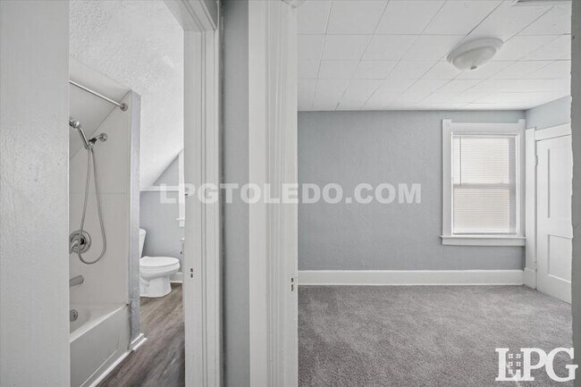 Building Photo - 1012 Idaho St