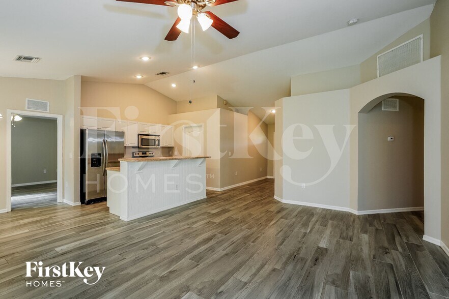 Building Photo - 18533 Orlando Rd