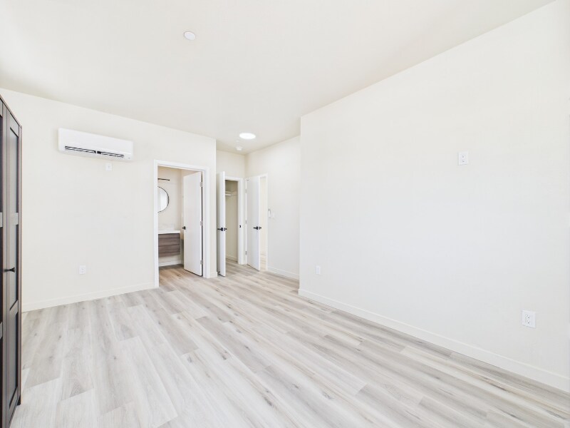 Building Photo - 8457 Langdon Ave
