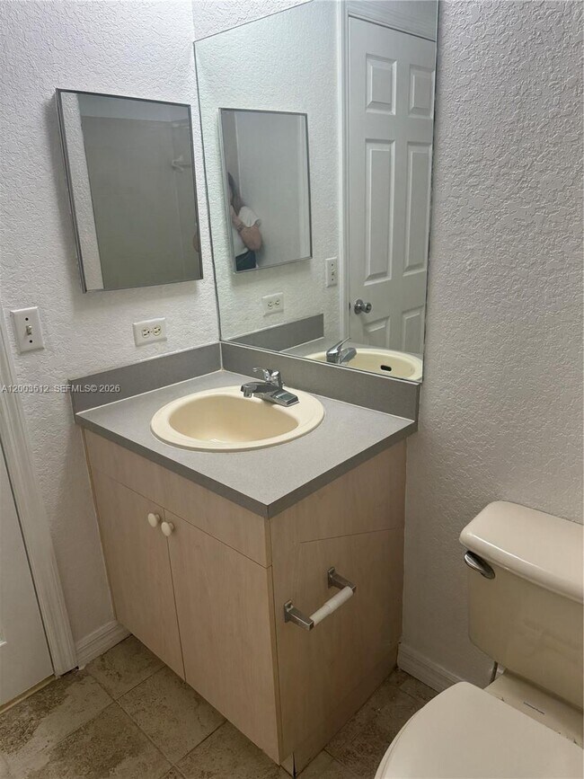 Building Photo - 1109 Belmont Ln